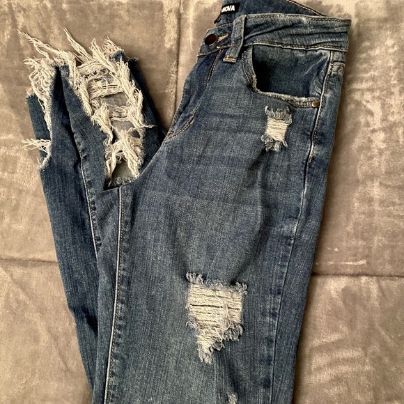 Fashion Nova Raw Hem Cropped Jeans - Picture 2 of 7